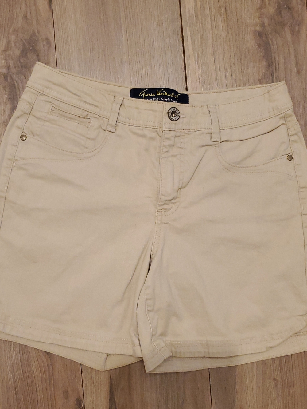 Gloria Vanderbilt Light Beige Denim Shorts